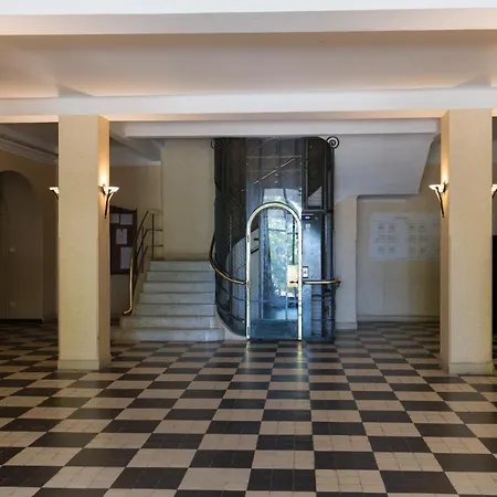 T2 Avec Vue Au Palais Lumiere *