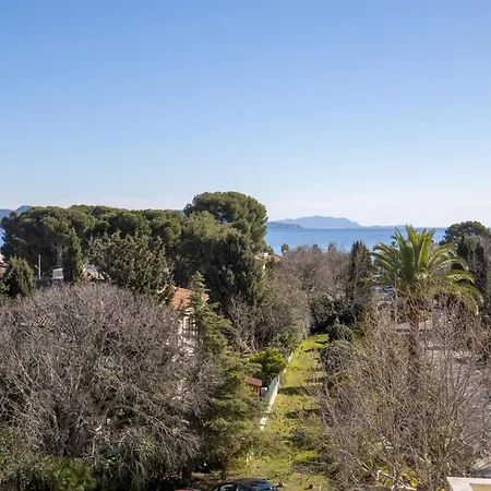 Апартаменты T2 Avec Vue Au Palais Lumiere *