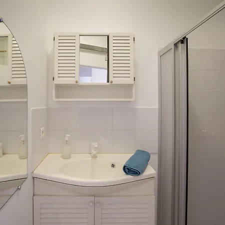 Апартаменты T2 Avec Vue Au Palais Lumiere *