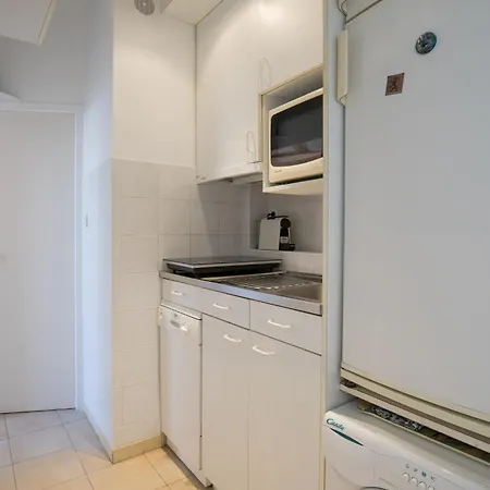 T2 Avec Vue Au Palais Lumiere Апартаменты